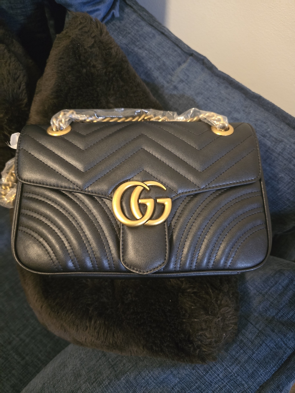 Unbranded/ Black Quilted Shoulder Bag with Gold Hardware - Designer Style - Picture 2 of 5